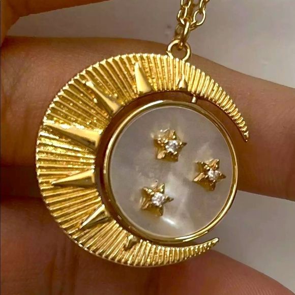 Moonstruck Pendant necklace - Picture 3 of 4